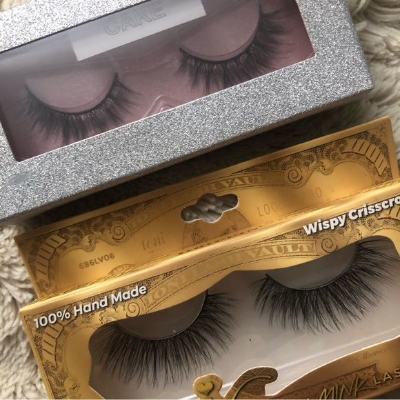 Fake Eyelashes - Picture 3 of 3